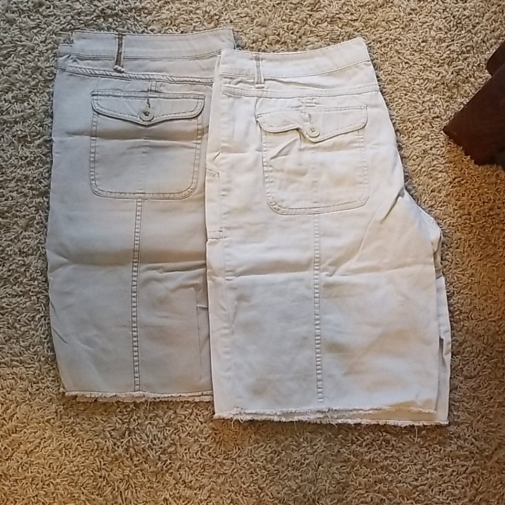 Shorts to upper knee